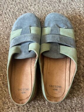 Earth Origins Olive Green and Gray Suede Slip-On Mules